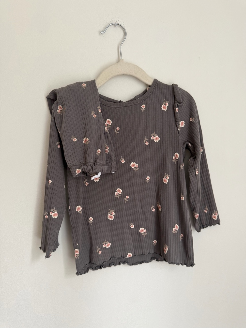 H&M Long Sleeve Floral Tee and Pants Matching Set (Size 3T)